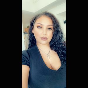 Meet your Posher, Monique